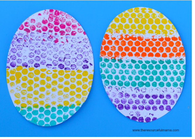 cc--Bubble-Wrap=Easter-Eggs--theresourcefulmom.com.png