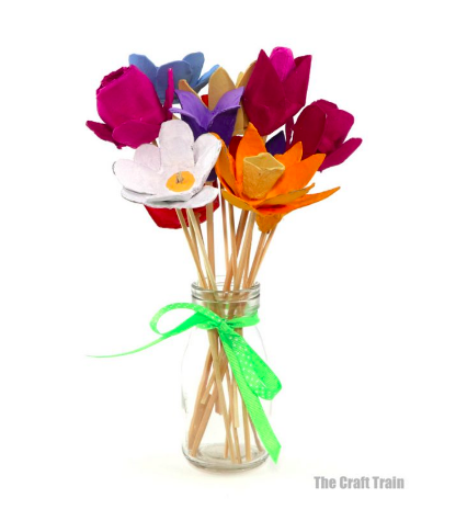 cc--Egg-Carton-Flowers--thecrafttrain.com.png