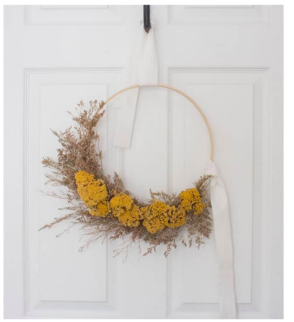 diy--Fall--Dry-Flower-Wreath--thehoneycombhome.com.png