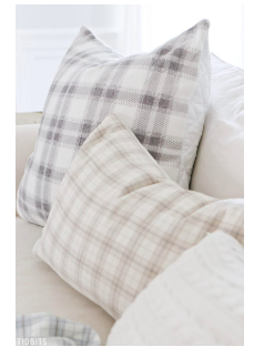 diy--Fall--Flannel-Pillow--Tidbitsandcompany.com.png