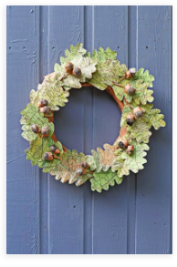 diy--Fall--Maple-Leaf-Wreath--pillarboxblue.com.png