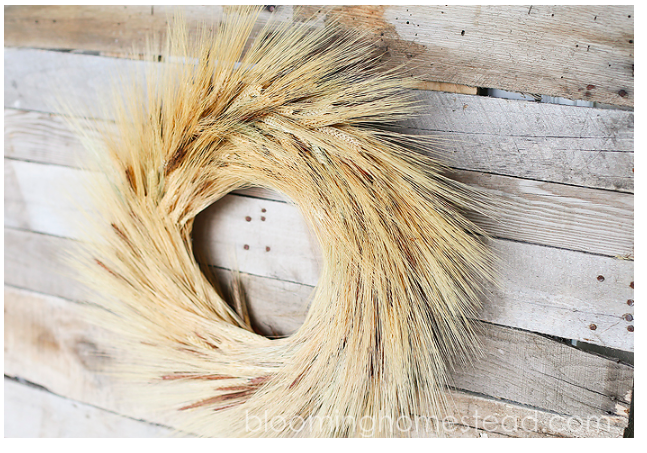 diy--Fall--Wheat-Wreath--bloominghomestead.com.png