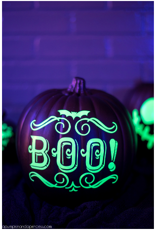 diy--Halloween--Glow-Pumpkin--apumpkinandaprincess.com.png