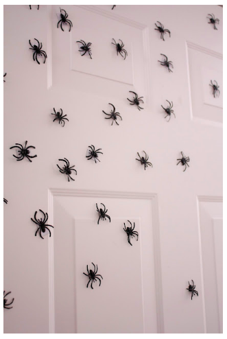 diy--Halloween--Magnetic-Spiders--deliacreates.com.png