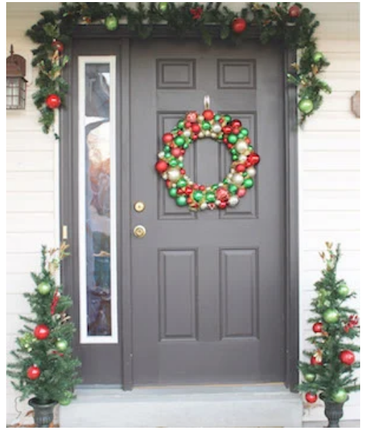 diy--ch--outdoor-ornament-wreath--source-unknown.png