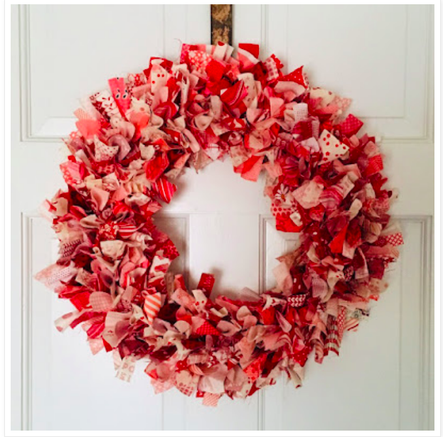 Fabric-Wreath--happyquiltiltingmelissa.com.png