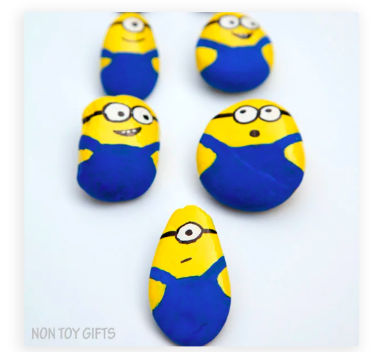 cc--Minion-Painted-Rocks--nontoygifts.com.png