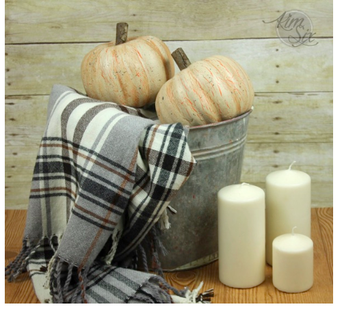 diy--Fall--Distressed-Pumpkins--thekimsixfix.com.png